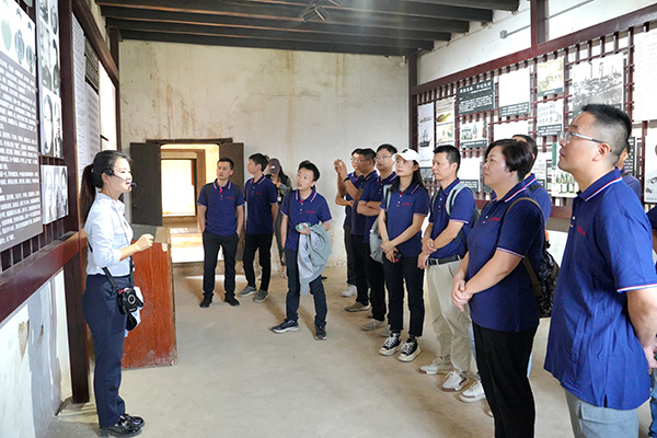 访名人故里 悟湖湘文化——AG恒峰科技开展主题活动 (3).JPG